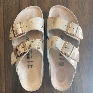 Birkenstock size 37 Arizona Suede Metallic Rose Copper. Worn 4 times.